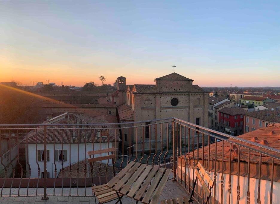 Mansarda Con Vista In Centro A Piacenza Apartman Kültér fotó